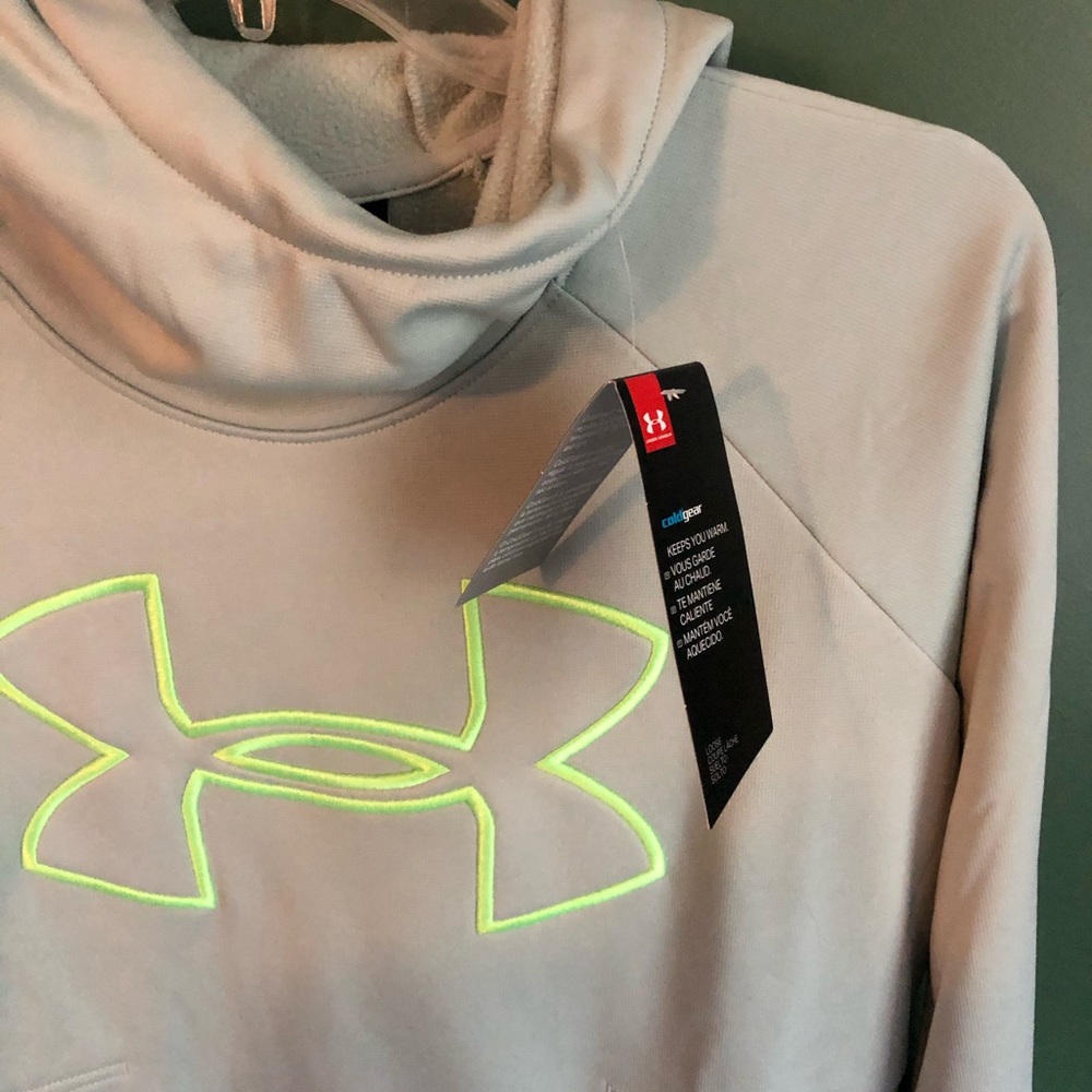 Women’s Under Armour Sweatshirt